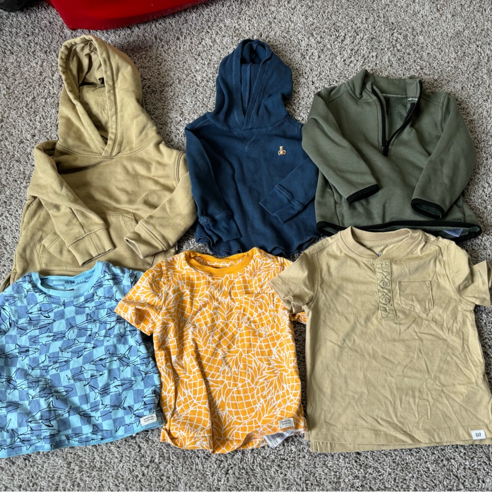 The Gap bundle of toddler boy clothes. 18-24 months or 2t